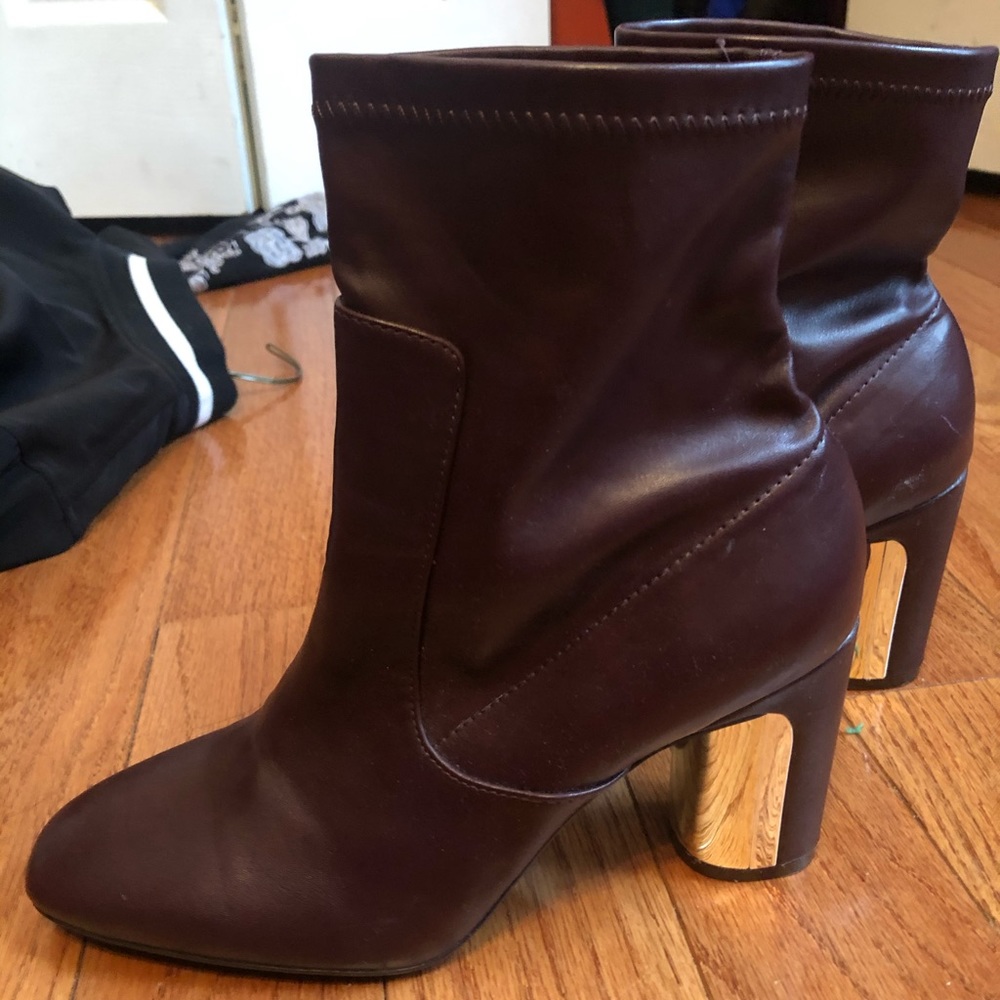 Zara Burgundy Ankle Boots w. Gold heel detail - Picture 6 of 7